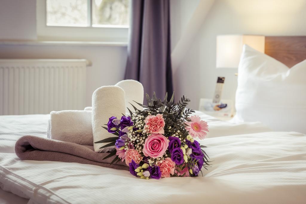 Hotel Am Rugard Bergen Auf Rugen Esterno foto