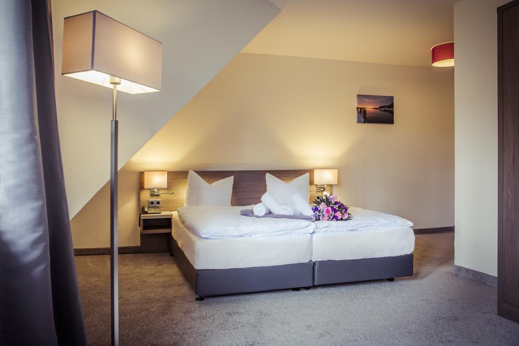 Hotel Am Rugard Bergen Auf Rugen Esterno foto
